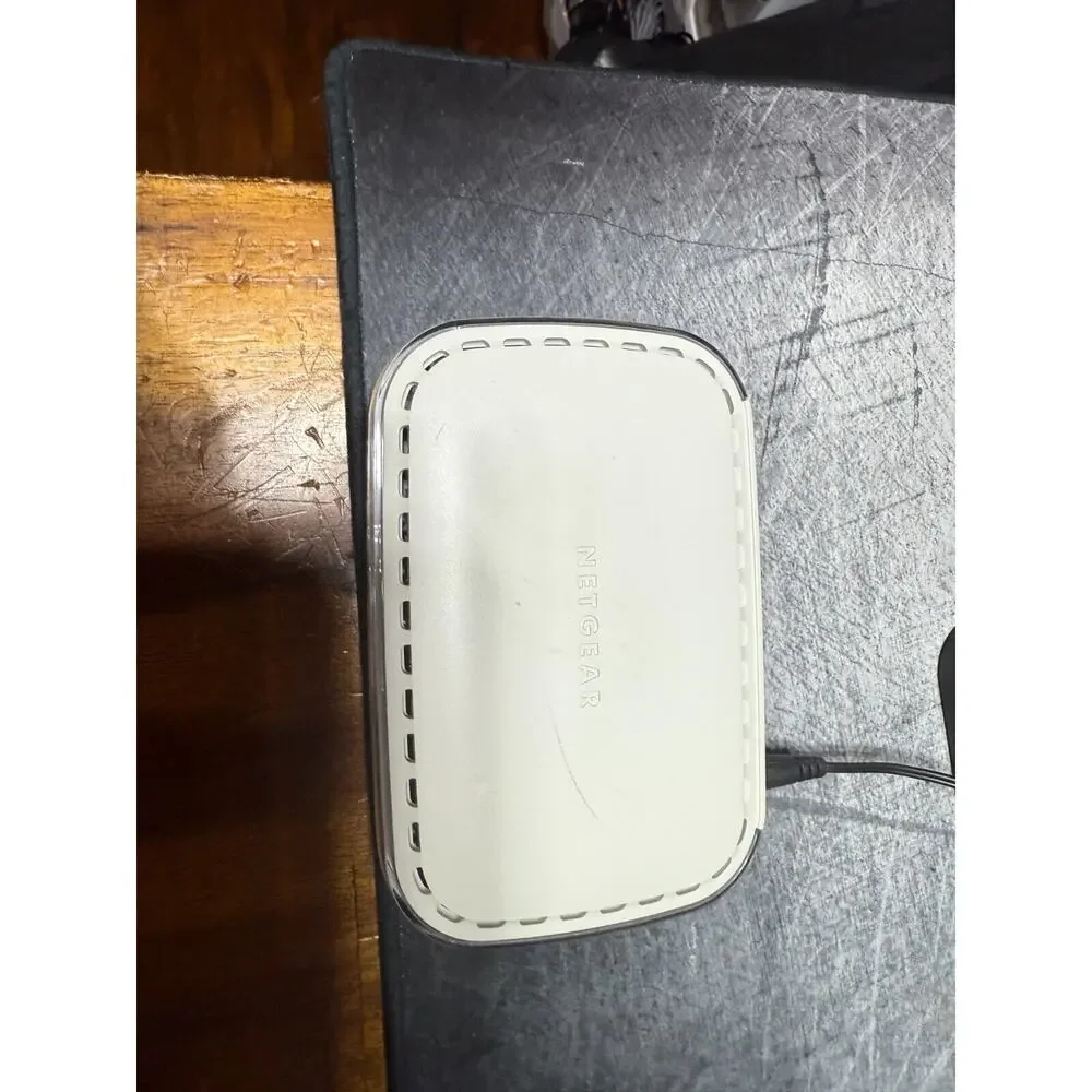 NETGEAR GS605 5 Port Gigabit Ethernet Switch‎ - Fair Condtion